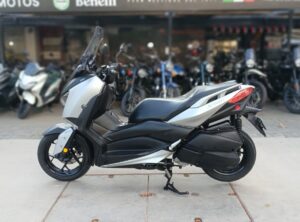 YAMAHA X-MAX 300